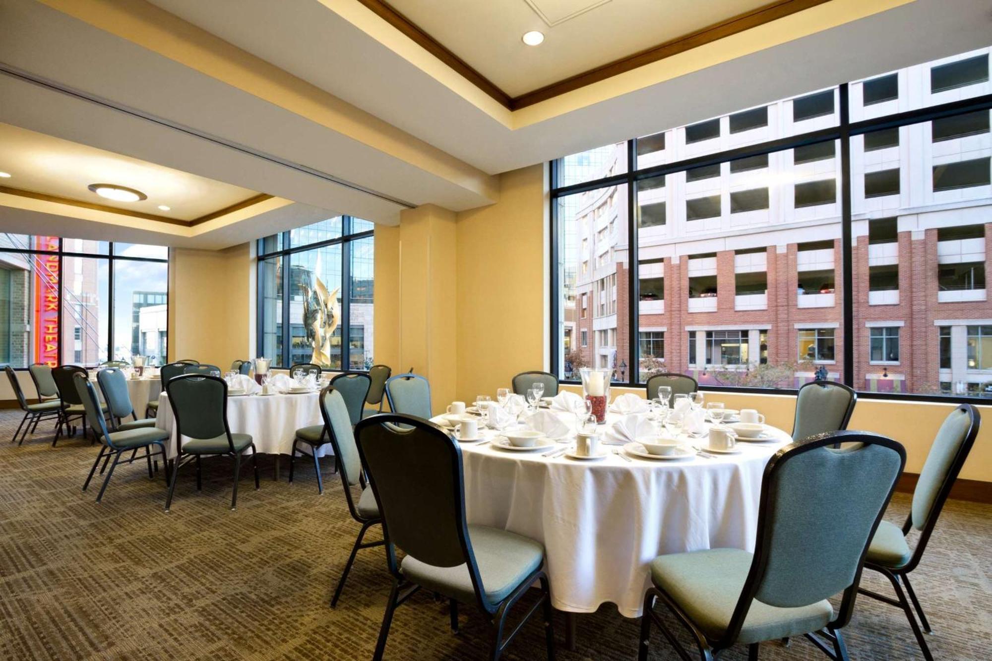 Hilton Garden Inn Baltimore Inner Harbor Exterior foto